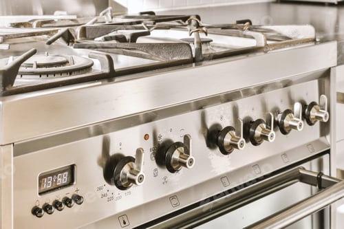 Preview: Kitchen stove in a modern bright kitchen