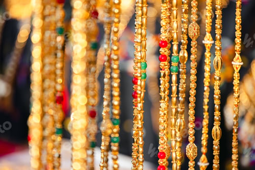 Preview: Golden jewelry at traditional Emirati market in UAE