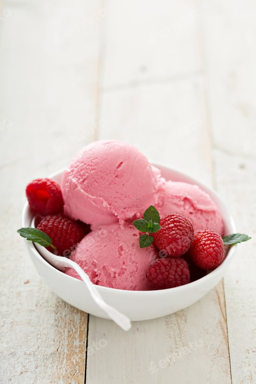 Preview: Raspberry ice cream in white bowl