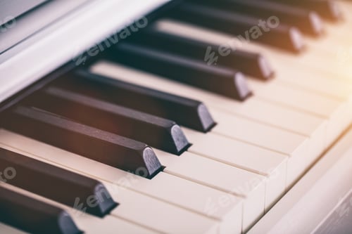 Preview: Classic white piano keyboard
