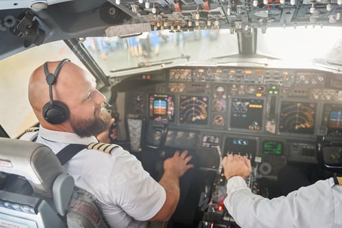 Preview: Sunny day in the airport and light in flight deck