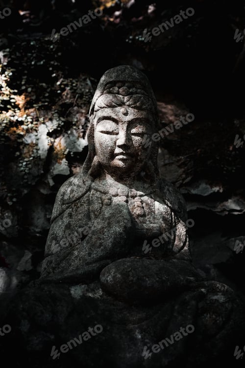 Preview: Serene Buddha statue in Japan