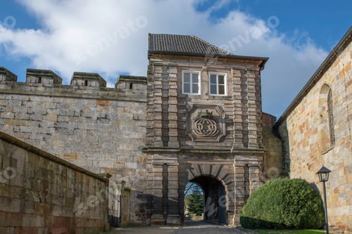 Vista previa: entrace bow of sandstone building in bad bentheim in germany