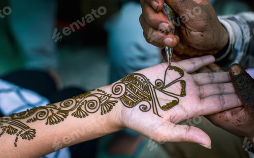 Preview: Hand art