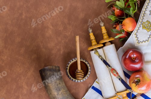 Preview: Traditional Jewish New Year symbols include the apple, the honey, the pomegranate and the shofar