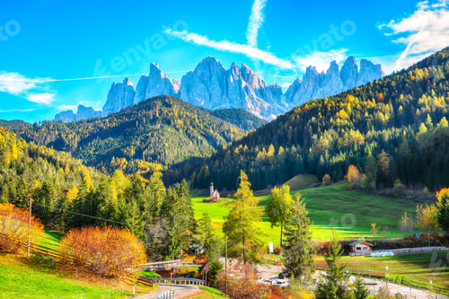 Preview: Captivating scenery in Dolomites with the St. John's in Ranui Chapel.