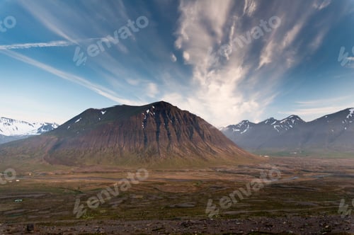 Preview: huge mountains in Iceland in wonderful light