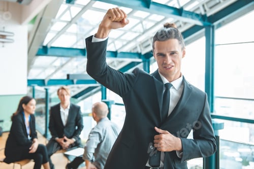 Preview: BUSINESS TEAM