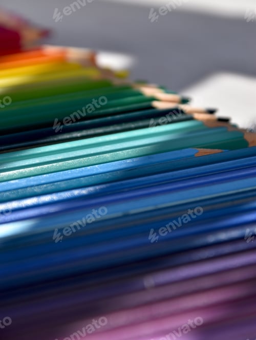 Preview: Coloured pencils in the shade and light