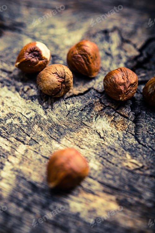 Preview: Raw Nuts on the Wood