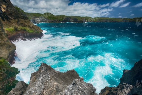 Preview: Nice view over blue sea