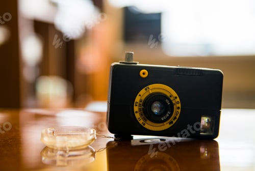 Preview: Vintage camera on table