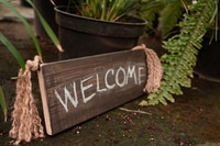 Preview: sign Welcome in garden