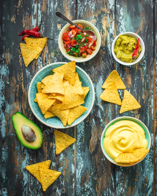 Preview: Nachos and assorted dips