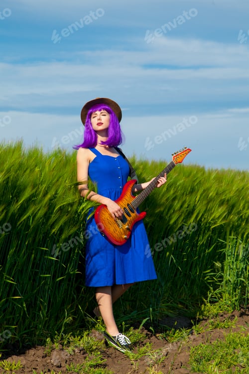 Preview: young woman with guitar