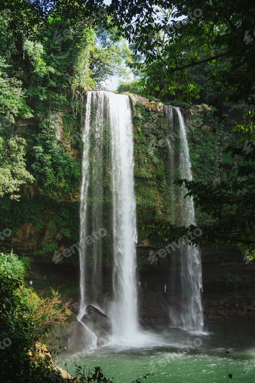Preview: Shot of beautiful Misol Ha cascade in Chiapas, Mexico
