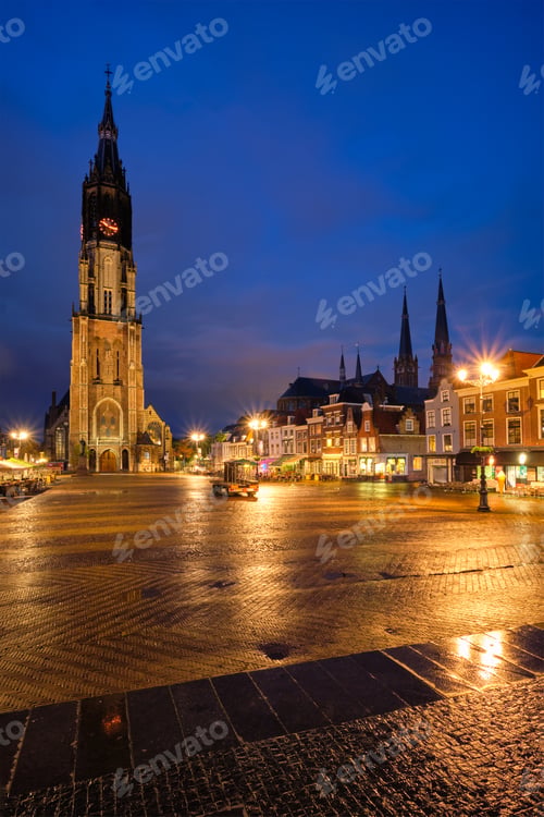 Preview: Delft Market Square Markt in the evening. Delfth, Netherlands