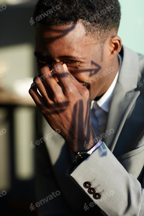 Preview: Laughing businessman