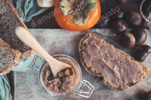 Preview: Bread with chestnuts cream