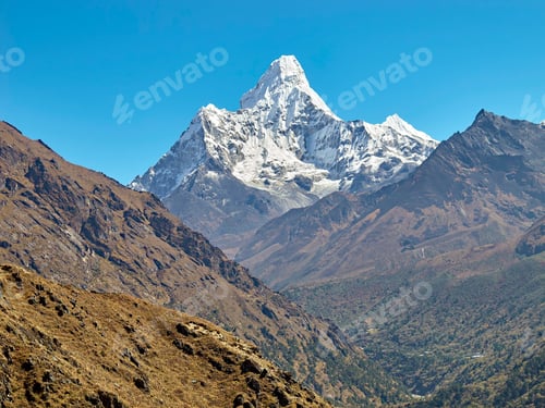 Preview: Ama Dablam Mountain.
