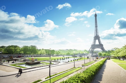 Preview: Sunny Morning And Eiffel Tower, Paris, France