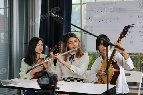 Preview: student person learning classical music with online class live streaming media video, musical class