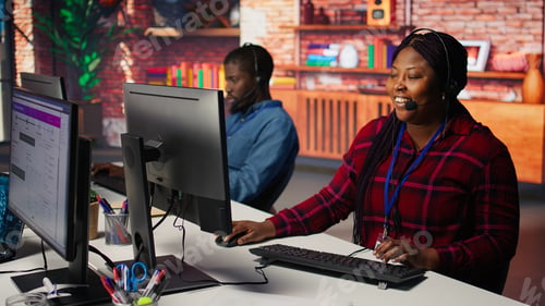 Preview: Call center workers track shipments using artificial intelligence