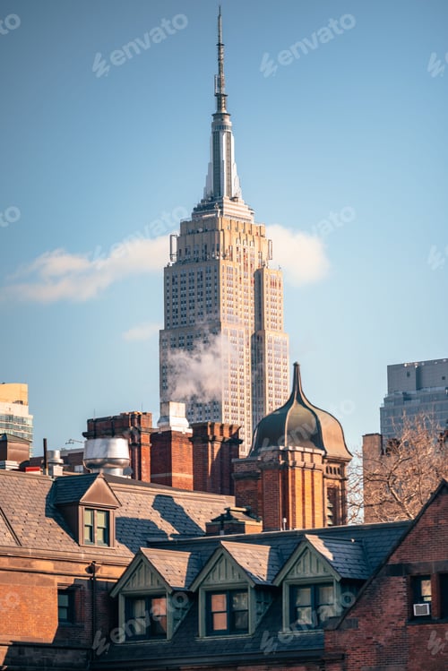Preview: Vertical shot of the Empire State Building in Manhattan, New York, United States