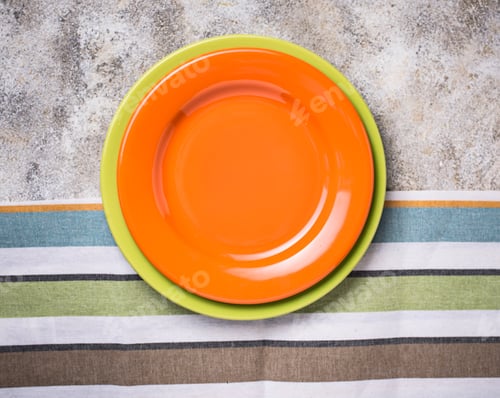 Preview: Empty plate on concrete table