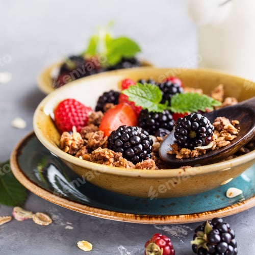 Preview: Delicious granola with blackberry, close-up