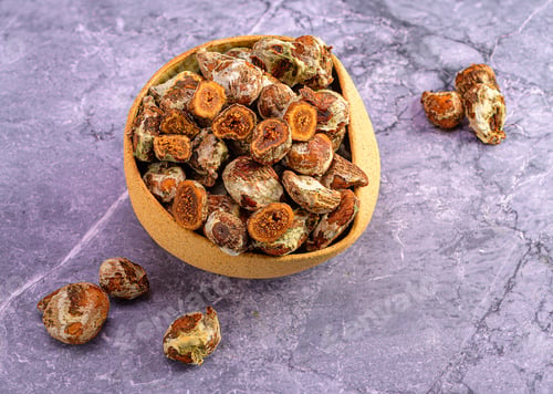Preview: Abundance of Dried Figs in Elegant Marble Bowl