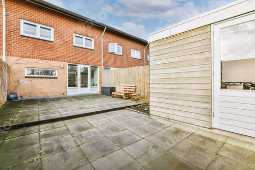Preview: Neat patio with sitting area