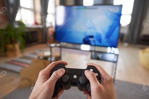 Preview: Gamer playing game