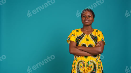 Preview: Natural optimistic girl nodding her head and saying yes in studio