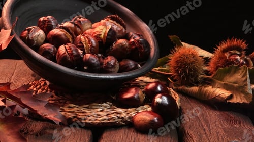 Preview: Roasted chestnuts and leaves