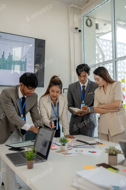 Preview: the atmosphere of the company's employees' meeting