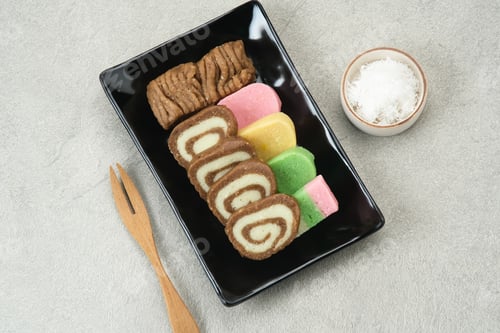 Preview: Getuk or Gethuk, Indonesian traditional snack.