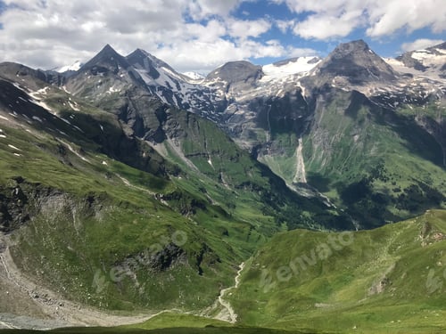 Preview: Beautiful mountains landscape in the Summer