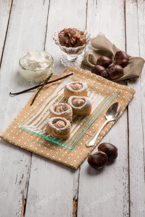 Preview: dessert canapes with chestnut cream