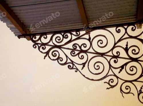 Preview: Fancy ironwork detail