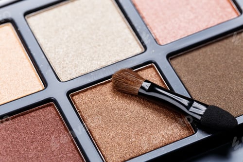 Preview: Black palette of colorful eye shadows