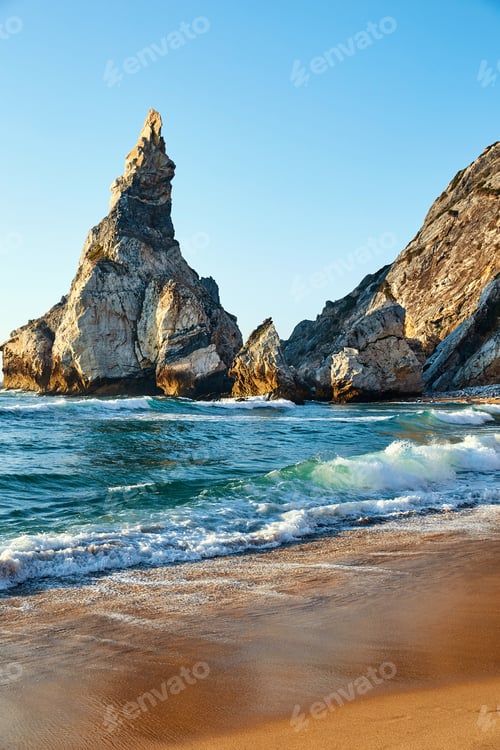 Preview: Ursa Beach under the cliff in stunning daylight colors