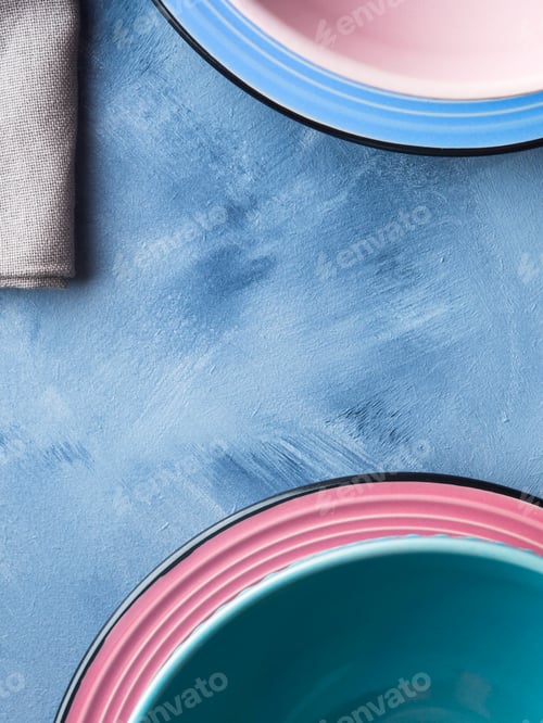 Preview: Tableware for breakfast or lunch on blue