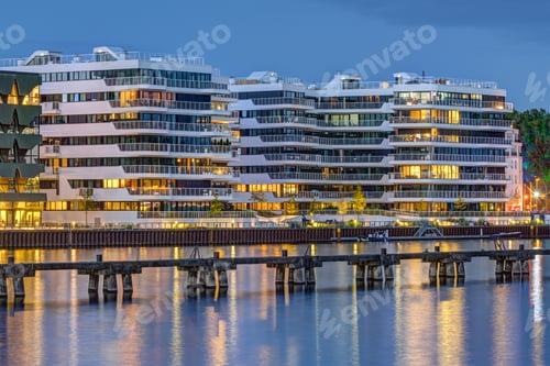 Preview: Modern apartment buildings at the river Spree