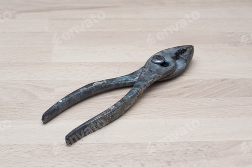 Preview: Pliers