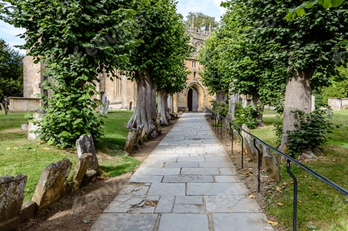 Preview: The road to the church. Chipping Campden