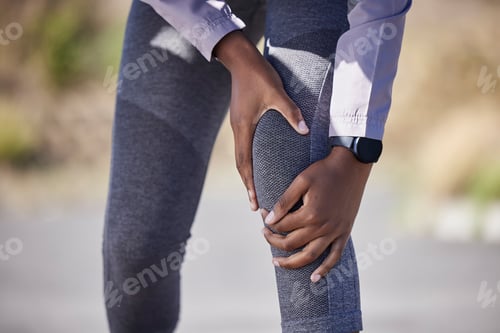 Preview: Fitness, sports and black woman with knee pain at running workout. Exercise, pain and woman with ha