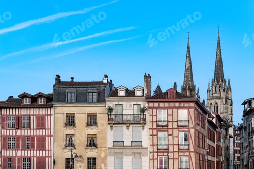Preview: Bayonne in the pays Basque, typical facades, with the cathedral