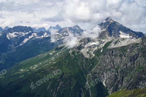 Preview: Mountain range landscape in summer