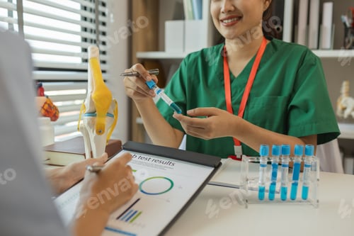 Preview: consultation between two doctors in the office